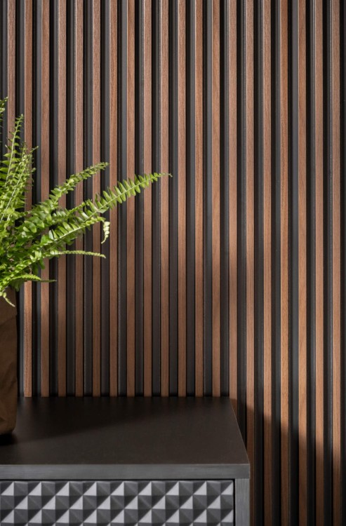 L0104 lamele w kolorze ciemnego dębu na ścianę.jpg